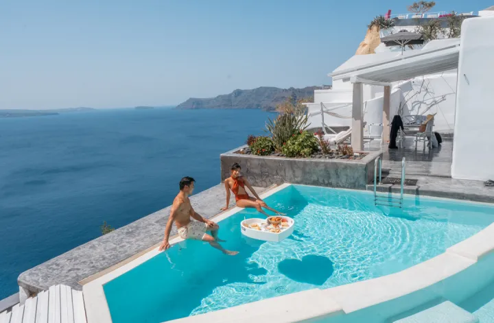 Santorini Honeymoon Hotels | luxury hotels in Santorini | Santorini hotels | best hotels in Santorini Greece | Jetset Select