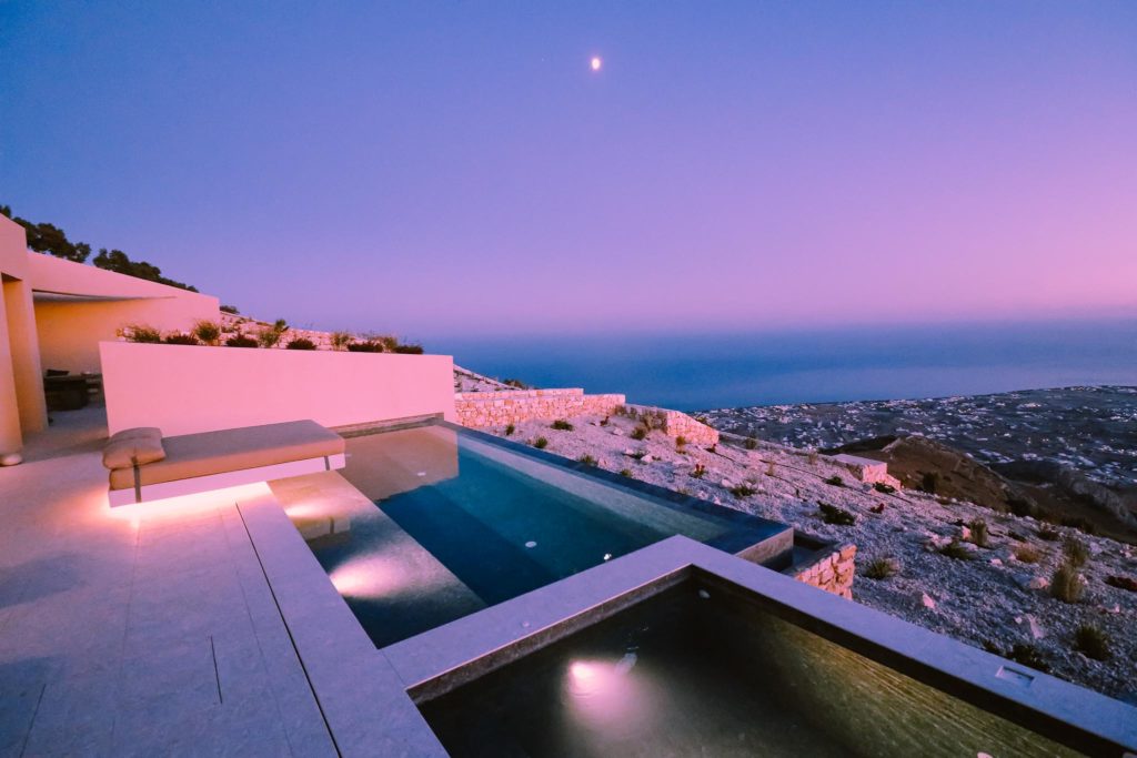 Santorini Sky Hotel | Best Hotel Santorini | Best Hotel Greece | Luxury Santorini Hotels | Luxury hotels in Santorini | Santorini hotels | Best hotels in Santorini Greece | Jetset Select