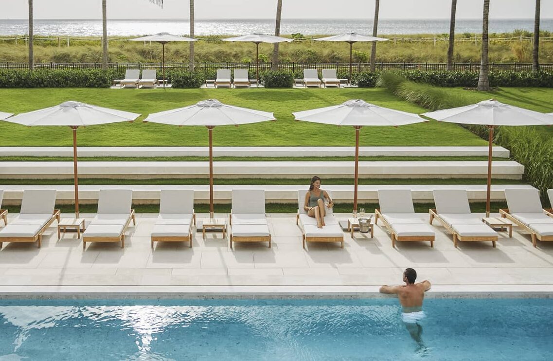 Oceanfront suites and modern interiors at Four Seasons Hotel at The Surf Club in Surfside, a top five-star luxury beachfront hotel in Miami for 2026.