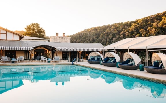 Lake Austin Spa Resort luxury wellness retreat in Austin, Texas, featuring lakeside cottages, spa pools, and waterfront fitness and wellness facilities along Lake Austin.