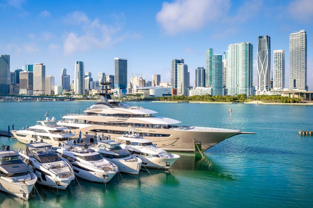 Best Miami Luxury Hotels | Best Miami Resorts | 5 Star Hotels Miami | Miami Best Luxury Hotels | Top Miami Hotels | Miami Beach oceanfront suite | Miami Luxury Hotels | Miami beachfront hotel | Miami 5-star resort | Miami luxury villa rental | South Beach luxury hotel | Miami ocean view suite | Miami boutique hotel Design District | Miami honeymoon hotel | Miami penthouse suite | Jetset Select