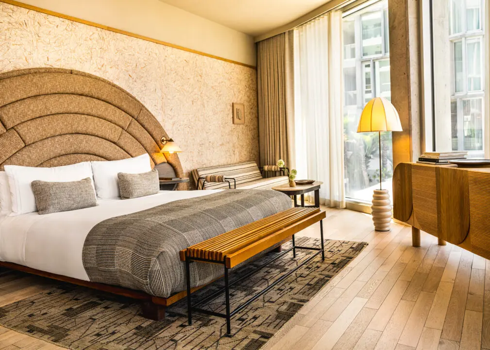 Santa Monica Proper Hotel luxury boutique hotel in Santa Monica, one of the best hotels in Los Angeles and a design-forward five-star stay among Los Angeles California luxury hotels for travelers deciding where to stay in Los Angeles.