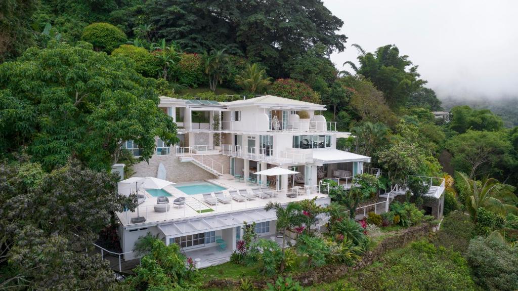 The Retreat Costa Rica | Best Retreat Costa Rica | Women's Wellness Retreat Costa Rica | Luxury Yoga Retreat Costa Rica | Best Hotels Costa Rica | Best luxury longevity retreat | luxury longevity retreat | Luxury women’s wellness getaway | women’s holistic healing retreat | women’s luxury spa retreat | best retreat near me | luxury yoga retreats for women | Women’s mindfulness retreat | Luxury healing retreat for women | luxury wellness retreats for solo female travelers | Jetset Select