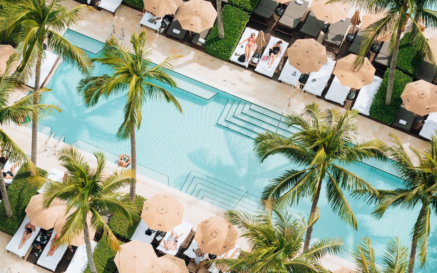 The Setai Miami is an oceanfront beach hotel with a rooftop pool and Art Deco architecture, making it one of the top luxury hotels in Miami.